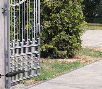 HOW FALLEN LEAVES CAN AFFECT YOUR GATE OPENER