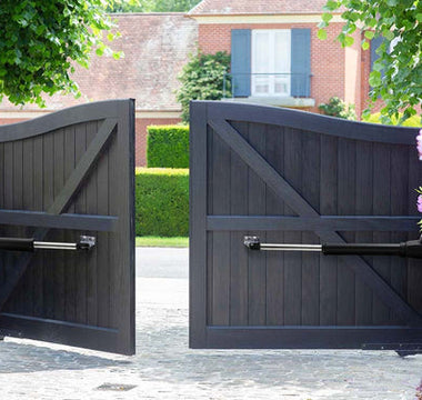 How Does a Swing Gate Opener Work?