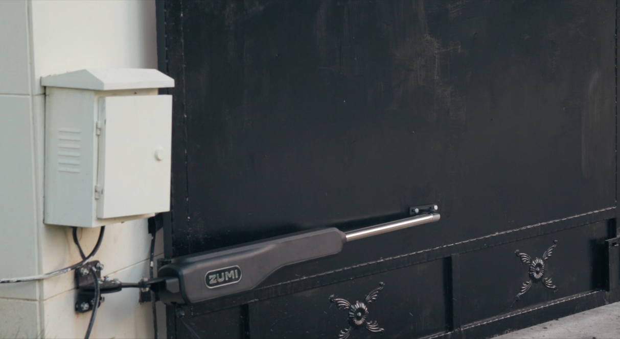Setting Gate 2 BEST HEAVY-DUTY GATE OPENERS FOR AN INDUSTRIAL SETTING – ZUMI