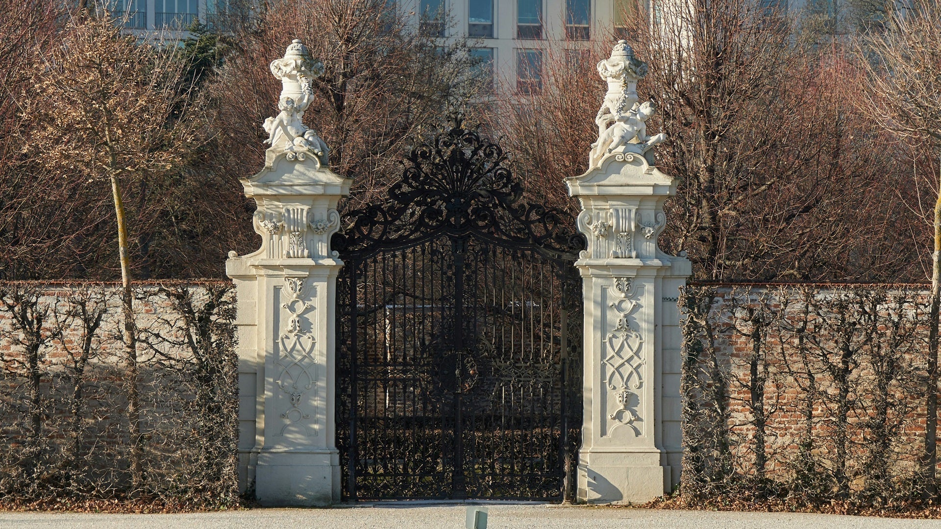 Steel Gates vs Iron Gates for Driveway