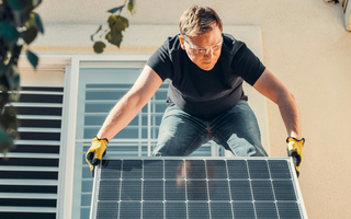 how much does a solar panel produce in a day?